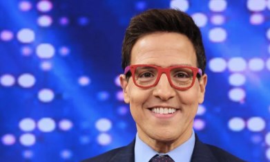 Madre de Raúl González deja claro que no acepta ningún rechazo hacia el conductor.